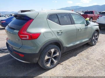 Volvo XC40 2023 Volvo XC 40 B5 Plus Bright Theme 2023 2.0l 2.0 Benzyna 247KM, zdjęcie 5