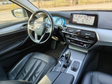 BMW Seria 5 F10-F11 Touring Facelifting 520d 190KM 2017 BMW 520 X-Drive 4x4, zdjęcie 8