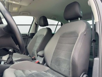 Volkswagen Golf VII Hatchback 3d Facelifting 1.5 TSI BMT 130KM 2019 Volkswagen Golf 1.5 TSI 130KM Manual Serwis ASO Ambiente 1.5 Benzyna, zdjęcie 10