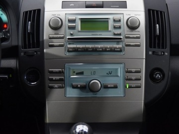 Toyota Corolla Verso E120 1.8 VVT-i 130KM 2007 Toyota Corolla Verso 1.8 benzyna 7 miejsc Klimatronic 1.8 Benzyna 129KM, zdjęcie 13