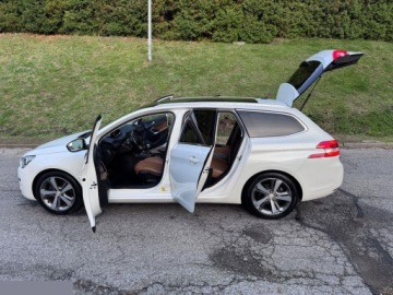 Peugeot 308 II SW 1.6 BlueHDi 120KM 2015 Peugeot 308 1.6 BlueHDi 120 Stop &amp; Start Allure 2015r, zdjęcie 4