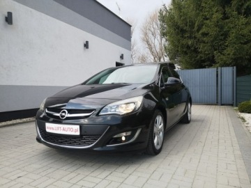 Opel Astra J GTC 1.4 Turbo ECOTEC 140KM 2013 Opel Astra 1,4 T140KM Klimatr Temp Alu17 LIFT
