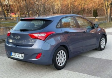 Hyundai i30 II Hatchback 3d 1.4 CRDi 90KM 2014 Hyundai i30 1.4 Diesel, Drugi Wlasciciel od nowosci 1.4 Diesel 90KM, zdjęcie 2