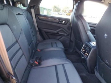 Porsche Cayenne III 2019 Porsche Cayenne 2019, 3.0L, 4x4, HYBRID, porysowany lakier 3.0 Hybryda, zdjęcie 9