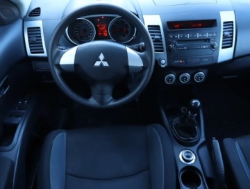 Mitsubishi Outlander II 2.0 DID DOHC 140KM 2008 Mitsubishi Outlander 2.0 DI-D, Salon Polska, 4X4, zdjęcie 6