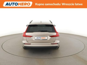 Volvo V60 II  Kombi Facelifting 2.0 B4 197KM 2023 Volvo V60 FV23 full led automat mhev grzane fotele, zdjęcie 5