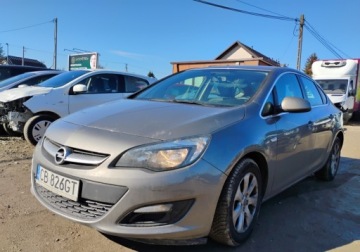 Opel Astra J GTC 1.4 Turbo ECOTEC 120KM 2017 Opel Astra 2017r, SALON POLSKA, 1.4 Benzyna. Uszkodzony prawy bok. Jezdzi.