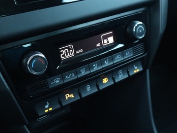 Skoda Rapid II Liftback Facelifting 1.0 TSI 110KM 2018 Skoda Rapid Spaceback 1.0 TSI, Salon Polska, Navi, zdjęcie 14