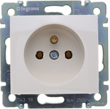 LEGRAND VALENA GNIAZDO POJEDYNCZE 2P+Z KREM