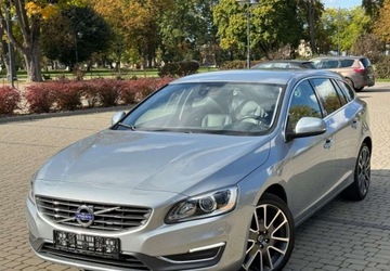 Volvo V60 I Kombi Facelifting 2.0 D4 DRIVE-E 190KM 2015 Volvo V60 Volvo V60 D4 Summum 2.0 Diesel 190KM, zdjęcie 6