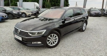 Volkswagen Passat B8 Variant 2.0 TDI BlueMotion SCR 150KM 2017 Volkswagen Passat 2.0 D 150 kM Automat Klima kamera Full LED Navi Dsg Jak, zdjęcie 9