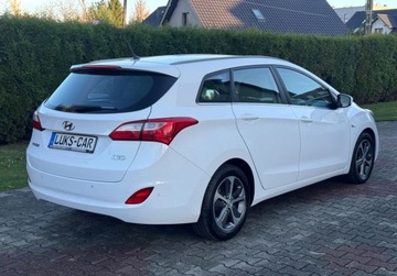 Hyundai i30 II Wagon 1.4 CVVT 100KM 2015 Hyundai i30 1,4 100KM LIFT TEMPOMAT KLIMA Chrom Bezwypadkowy SERWIS Super, zdjęcie 4