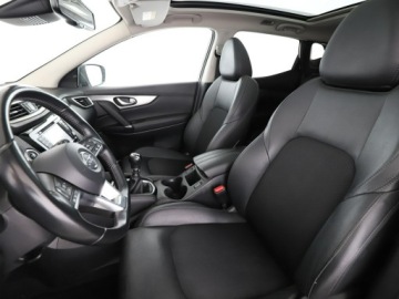 Nissan Qashqai II Crossover Facelifting 1.2 DiG-T 115KM 2018 Nissan Qashqai 1.2 Benzyna Tekna + Panorama, zdjęcie 12