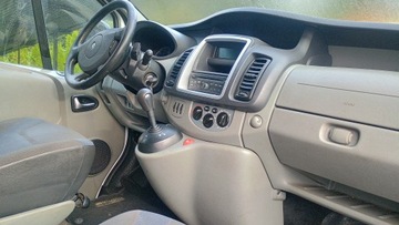 Renault Trafic II Furgon 2.0 dCi 115KM 2013 RENO TRAFIK OSOBOWY z windą, zdjęcie 6