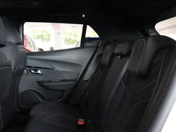 Peugeot 2008 II 2025 Od ręki - GT e-DCS 1.2 mHEV 145KM / Dach panoramiczny, kamery 360°, zdjęcie 9