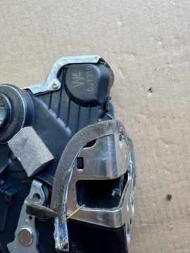 TOYOTA RAV4 2001- VZPĚRA/TLAKOVAČ ZÁMKU DVEŘE PŘEDNÍ LEVÝ