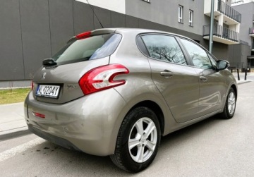 Peugeot 208 I Hatchback 3d 1.2 VTI 82KM 2013 Peugeot 208 Czujniki Parkowania Climatronic Alu Warszawa 1.2 Benzyna 82KM, zdjęcie 3