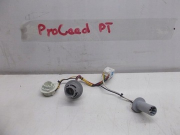 INSTALACE SVĚTLA PRAVÝ ZADNÍ KIA CEED PRO 2009R