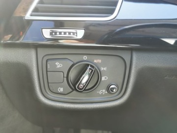 Audi A8 D4 2012 Audi A8 L Quattro 2012 Black 4.2L V8*Dokumentacja pochodzeniowa*Automat D4, zdjęcie 24