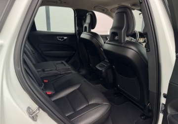 Volvo XC60 II Crossover D4 190KM 2018 Volvo XC 60 D4 190ps 4x4 FullLed El.Klapa Fotele Pamieci Skora Kamera Gwar, zdjęcie 23
