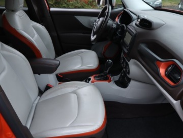 Jeep Renegade SUV 1.4 MultiAir 170KM 2015 Jeep Renegade 1.4 MultiAir, Salon Polska, zdjęcie 8