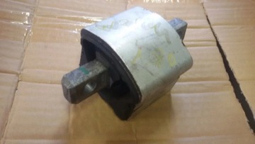 PODUSZKA ŁAPA SKRZYNI MERCEDES W204 1.8 CDI C180