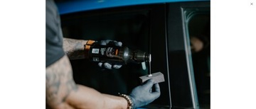 CZERNIDŁO DRESSING DO PLASTIKÓW ZEWNĘTRZNYCH ODNAWIA ADBL BLACKOUTER 1L