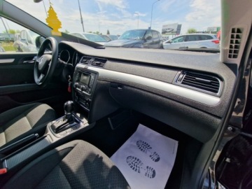 Skoda Superb II Kombi Facelifting 2.0 TDI CR DPF 170KM 2014 Skoda Superb 2.0 170Ps DSG Navi Alu Ksenon Kombi Gwarancja 2.0 Diesel 170KM, zdjęcie 25