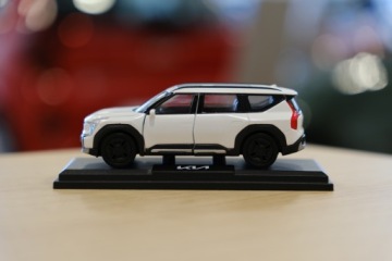 Модель Kia EV9 1:38 Белый