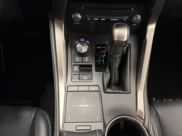 Lexus NX I SUV 300h 197KM 2017 Lexus NX 300h Comfort AWD I (2014-2021) Lexus NX 3, zdjęcie 16