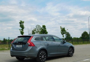 Volvo V60 I Kombi Facelifting 2.0 D3 DRIVE-E 150KM 2018 Volvo V60 z Gwarancja BLiS LCD Zegary Skora Fotele Profilowane 2.0 Diesel, zdjęcie 2