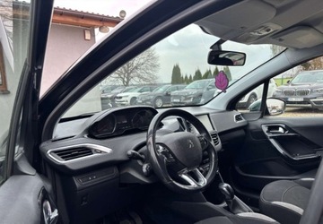 Peugeot 208 I Hatchback 3d 1.6 e-HDI 92KM 2014 Peugeot 208 2014r. 1.6 Diesel 92KM, zdjęcie 11