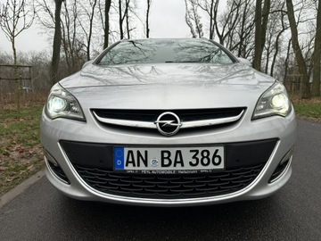Opel Astra J Sports Tourer Facelifting 2.0 CDTI ECOTEC 165KM 2013 Opel Astra Sport Tourer 2.0 CDTI 165 KM 2013r. Xen, zdjęcie 14