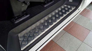 VW T5 T6 VRSTVA NA STUPEŇ VNITŘNÍ ZADNÍ