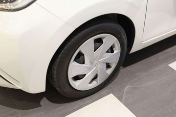 Toyota Aygo II Hatchback 5d 1.0 VVT-i 69KM 2017 Toyota Aygo 1.0 VVT-i X-play Benzyna 69KM, zdjęcie 24