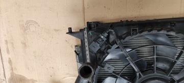 HYUNDAI I30 - chłodnica z wentylatorem