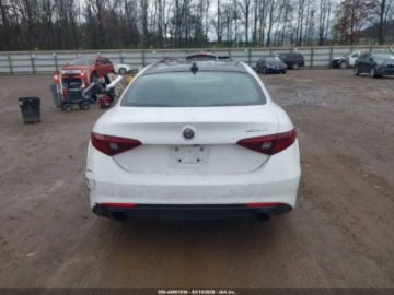 Alfa Romeo Giulia II Sedan Facelifting 2.0 Turbo 280KM 2021 Alfa Romeo Giulia Ti 2021 2.0 Benzyna 280KM, zdjęcie 4