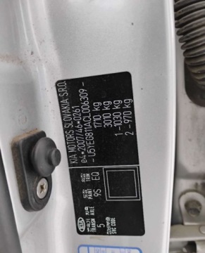 Kia Venga Mikrovan 1.4 DOHC CVVT 90KM 2011 Kia Venga 2011r, 1.4 Benzyna. Lekko uszkodzony lewy tyl. Jezdzi 1.4 90KM, zdjęcie 23