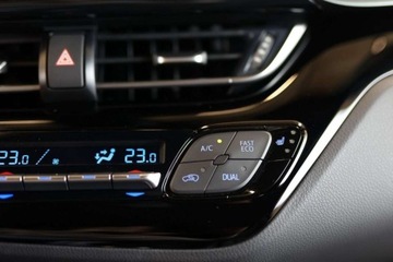 Toyota C-HR I Crossover Facelifting 1.8 Hybrid 122KM 2022 Toyota C-HR 1.8 Hybrid Style 1.8 Hybryda 122KM, zdjęcie 30