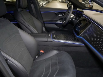 Mercedes Klasa E W214 Sedan 2.0 220d 197KM 2026 E Klasa 220 d 4-Matic AMG 2.0 (197KM) 2026, zdjęcie 4