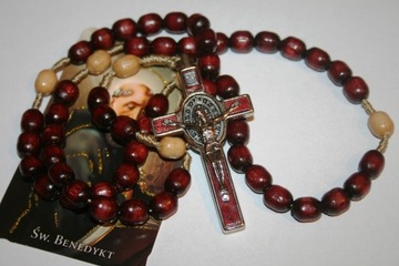 Мужские или женские деревянные четки на св. струне. Медальон с крестом Бенедикта.