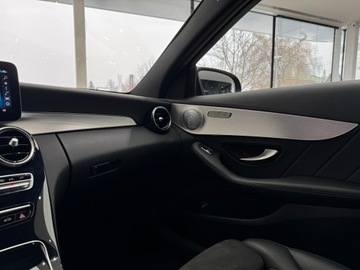 Mercedes Klasa C W205 Kombi Facelifting HYBRYDA 2.0 300 de 306KM 2020 Mercedes-Benz C 300 Plug In AMG Line / CarPlay / 1, zdjęcie 24