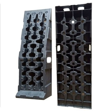 Пара пандусов для ремонта автомобилей