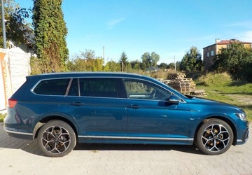 Volkswagen Passat B8 Variant Facelifting 2.0 TDI SCR 150KM 2022 Volkswagen Passat R-line Okazja 2.0 Diesel 150KM, zdjęcie 13