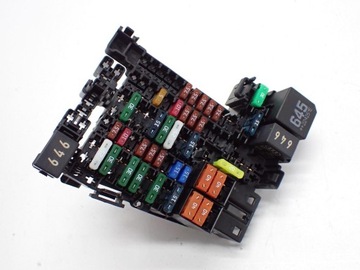 PUSZKA SKRZYNKA BEZPIECZNIKÓW 5WA937615A VW CADDY 2K 2K7 IV V 23R