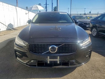 Volvo S60 III 2024 Volvo S60 Volvo S60 B5 FWD Plus 2024, od firmy ubezpieczeniowej 2.0 Benzyna, zdjęcie 5