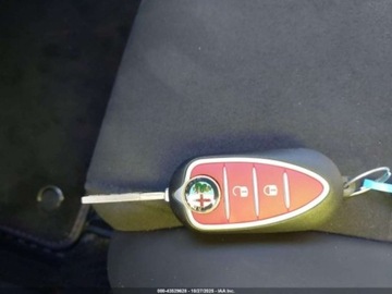 Alfa Romeo 4C 2016 Alfa Romeo 4C Spider 1.7 237KM 1.7 Benzyna 237KM, zdjęcie 8