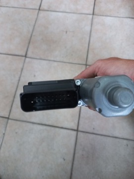 GOLF V PLUS MOTOREK OKNO PRAVÝ ZADNÍ 5M0839402B