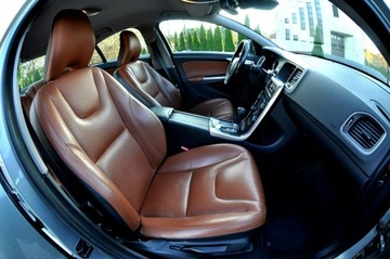 Volvo S60 II Sedan 2.0 D3 163KM 2011 Volvo S60 2.0 163 KM D3 Automat Skóra Navi Full, zdjęcie 7