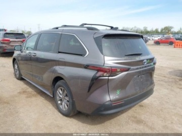 Toyota Sienna III 2024 Toyota Sienna xle, 2024r., 4x4, 2.5L 2.5 Benzyna 189KM, zdjęcie 3